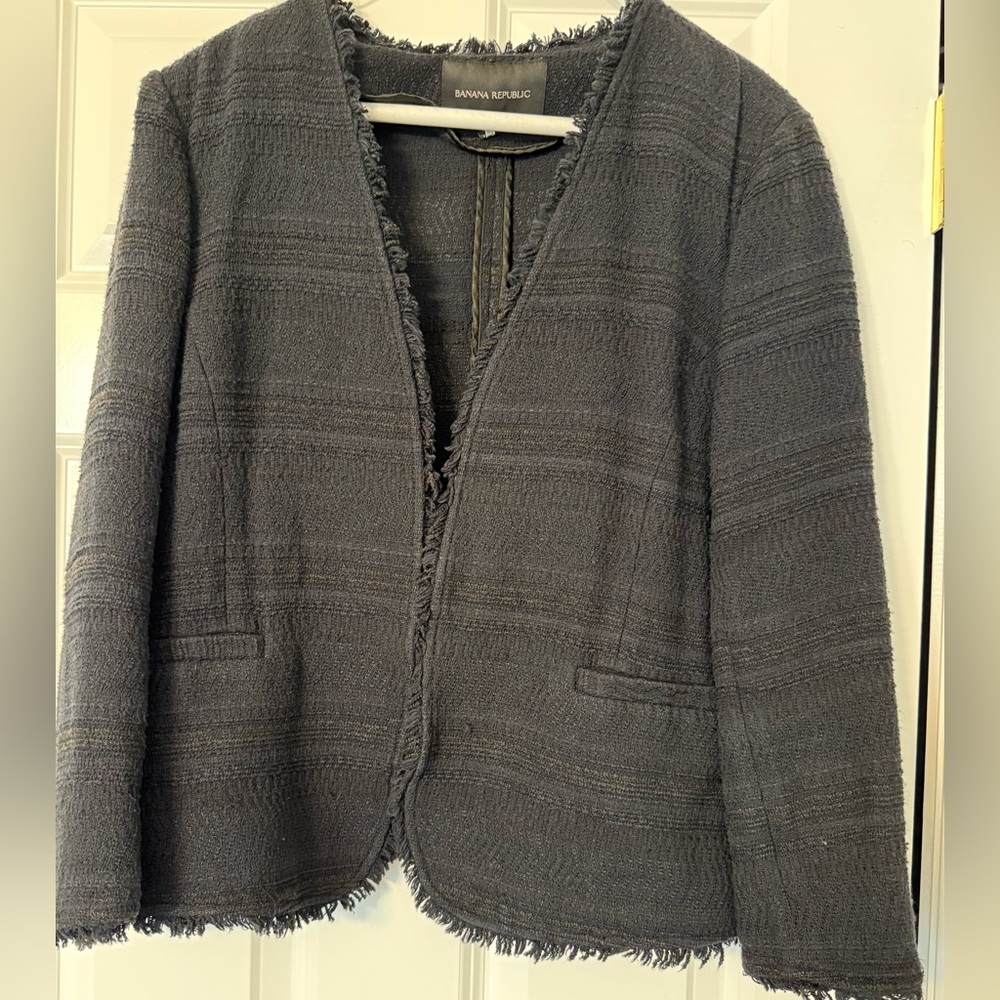 Lightweight suit jacket